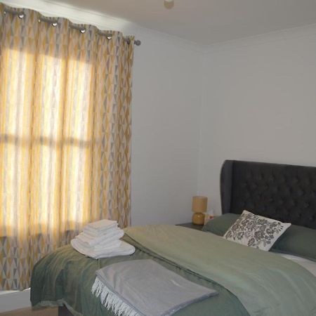 Two Bedroom Apartment In London Exteriör bild