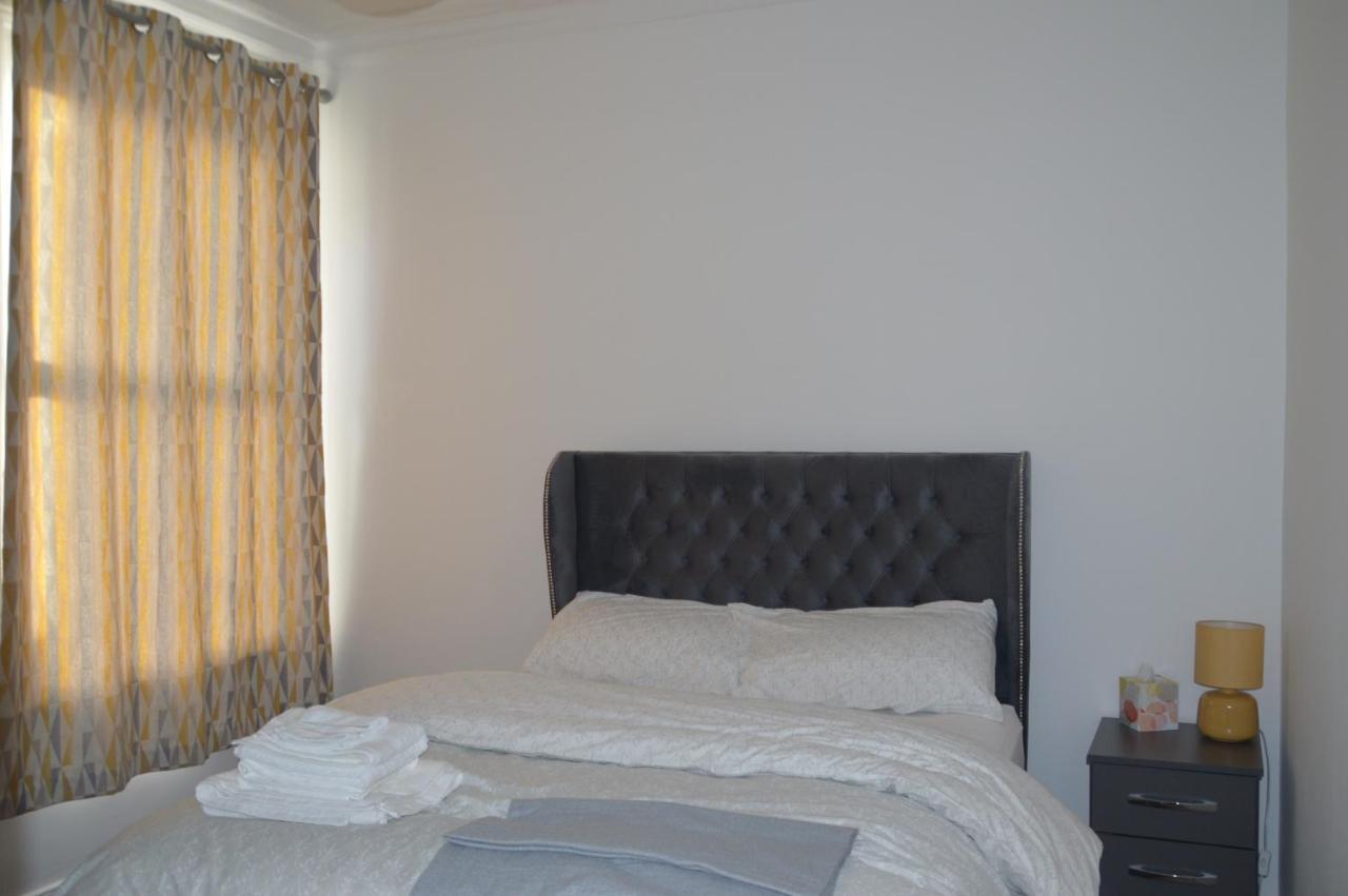 Two Bedroom Apartment In London Exteriör bild